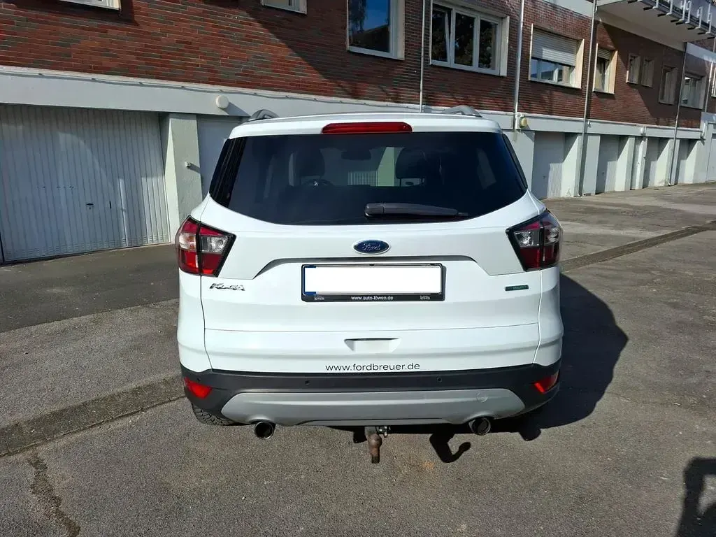 Gebraucht Ford Kuga Trend 150 PS (110 kW) 2017 Weiß SUV