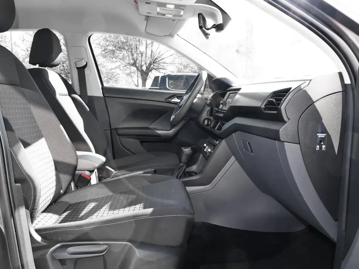Usado VW T-Cross Life 116 HP (85 kW) 2020 Cinzento SUV