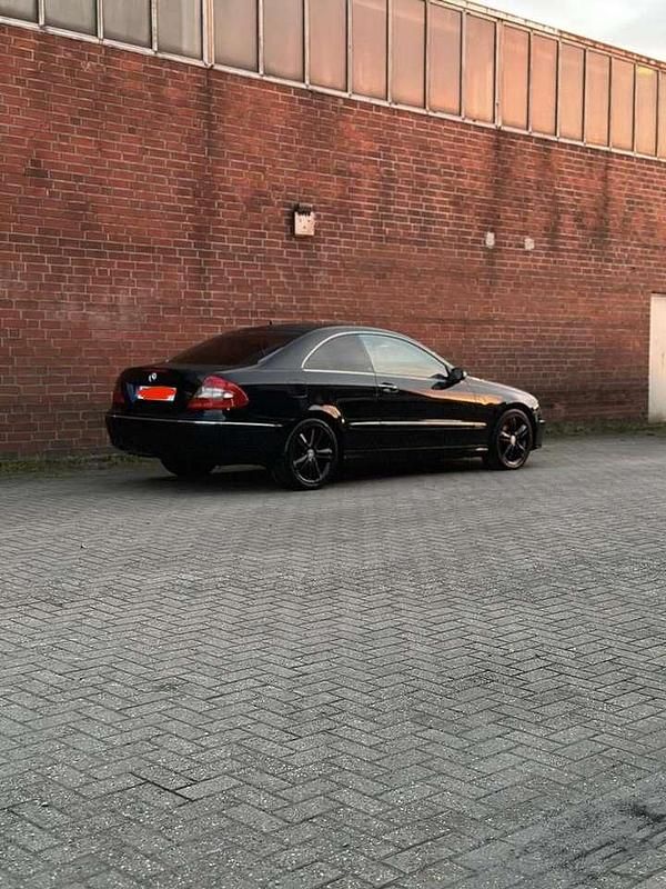 Gebraucht Mercedes CLK220 Avantgarde 150 PS (110 kW) 2006 Schwarz Coupé