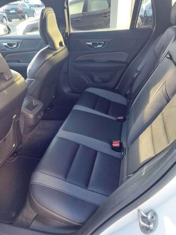 Gebraucht Volvo V60 Plus 197 PS (144 kW) 2024 Weiß Kombi