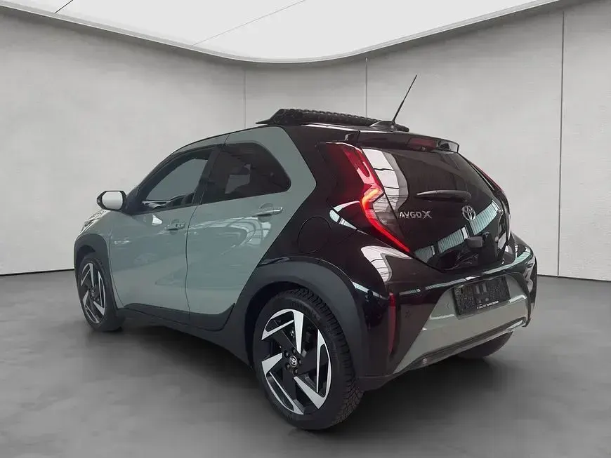 Gebraucht Toyota Aygo X Lounge 92 PS (67 kW) 2026 Grün SUV