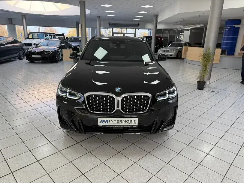 Gebraucht BMW X4 M Sport 184 PS (135 kW) 2025 Black sapphire SUV