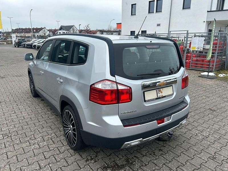 Gebraucht Chevrolet Orlando LT 141 PS (103 kW) 2012 Silber Van / Kleinbus