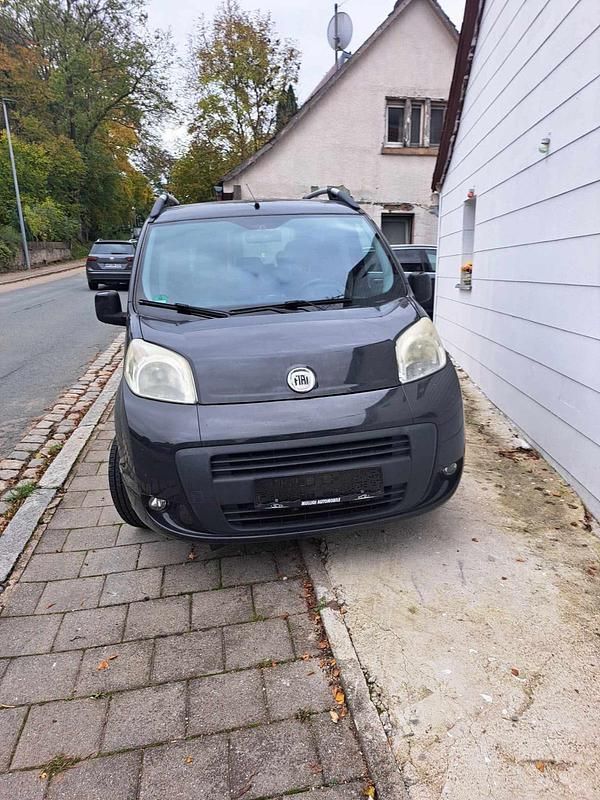 Schwarz Gebraucht 2011 Fiat Fiorino Trekking Van | 2.250 € - Bild 1/4