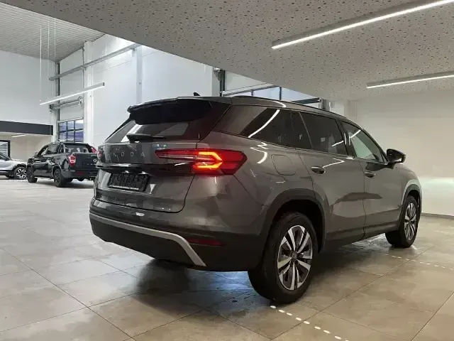 Neu Skoda Kodiaq Selection 150 PS (110 kW) 2026 Graphit grau SUV