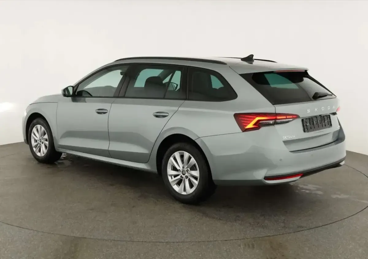 Nuevo Skoda Octavia SE 150 CV (110 kW) 2026 Plateado Familiar