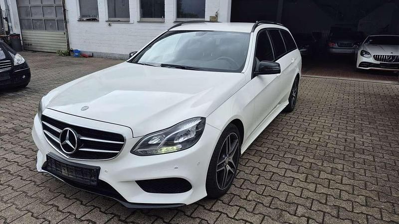Diamantweiss bright Gebraucht 2015 Mercedes E220 Avantgarde Kombi | 18.999 € (Etwas zu teuer) - Bild 1/4