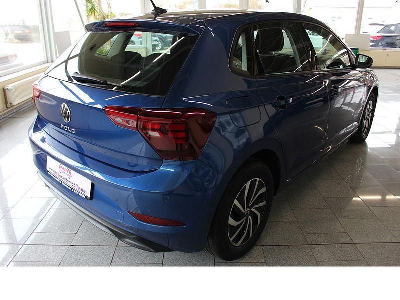 Gebraucht VW Polo Life 95 PS (69 kW) 2022 Blau Kleinwagen