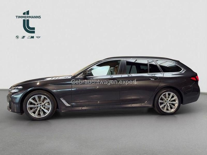 Gebraucht BMW 530 286 PS (210 kW) 2022 Sophistograu brillanteffekt (metallic) Kombi