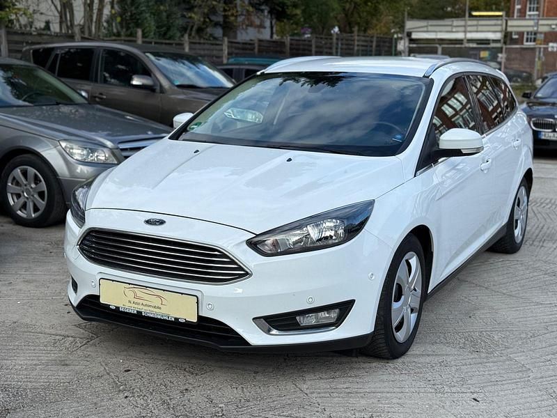Weiß Gebraucht 2015 Ford Focus Titanium Kombi | 7.599 € (Guter Preis) - Bild 1/4