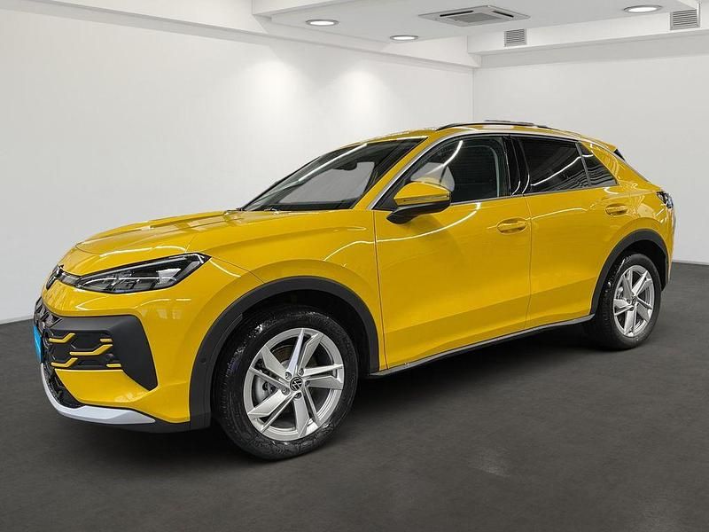 Gebraucht VW T-Roc Life 150 PS (110 kW) 2025 Canary yellow SUV