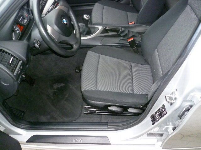 Gebraucht BMW 120 Advantage 163 PS (119 kW) 2004 Silber metallic Kleinwagen