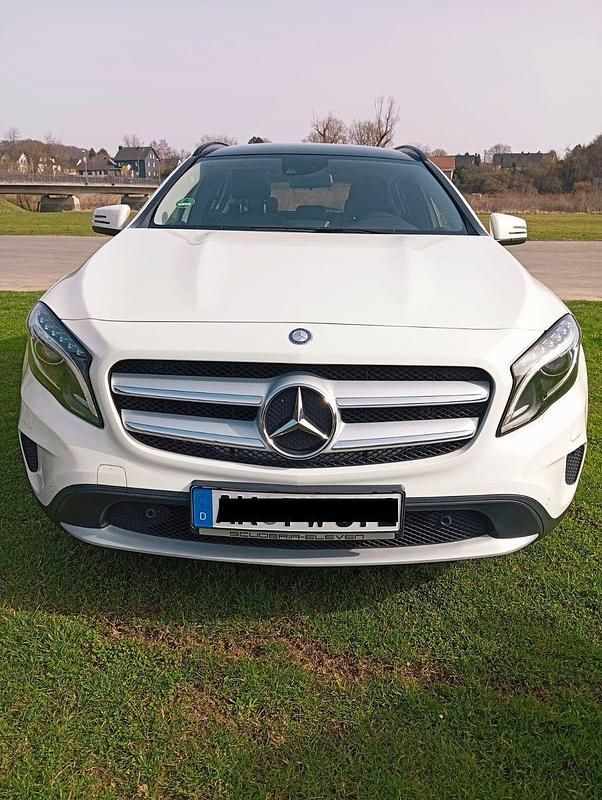 Gebraucht Mercedes GLA200 156 PS (114 kW) 2014 Weiß SUV