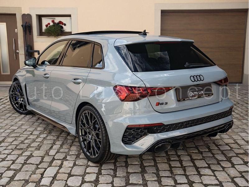Neu Audi RS3 Performance 407 PS (299 kW) 2025 Grau Limousine