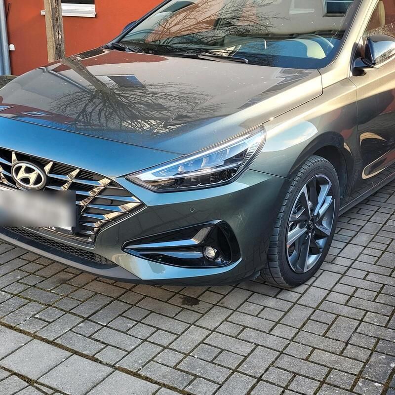 Grau Gebraucht 2024 Hyundai i30 Kombi | 21.450 € (Fairer Preis) - Bild 1/4