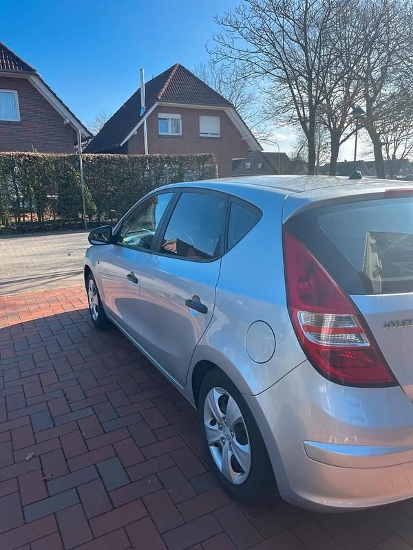 Gebraucht Hyundai i30 Classic 109 PS (80 kW) 2009 Grau Kleinwagen