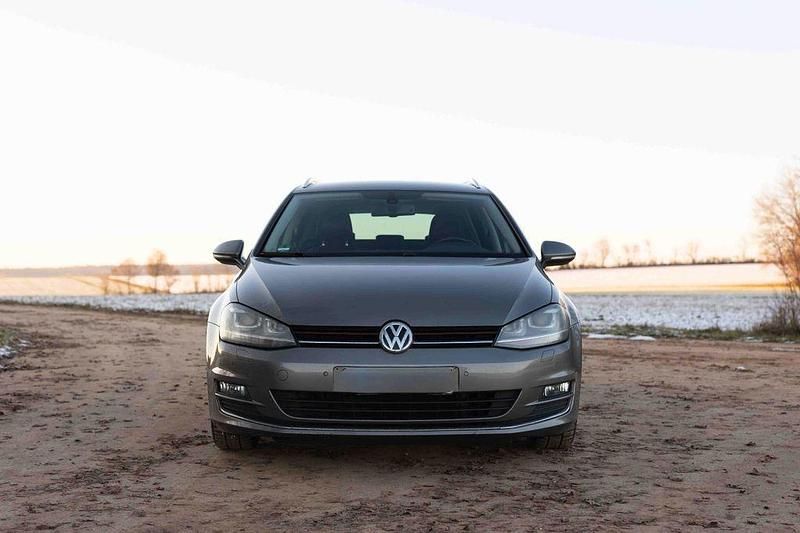 Grau Gebraucht 2014 VW Golf VII Highline Kombi | 8.200 € (Fairer Preis) - Bild 1/4
