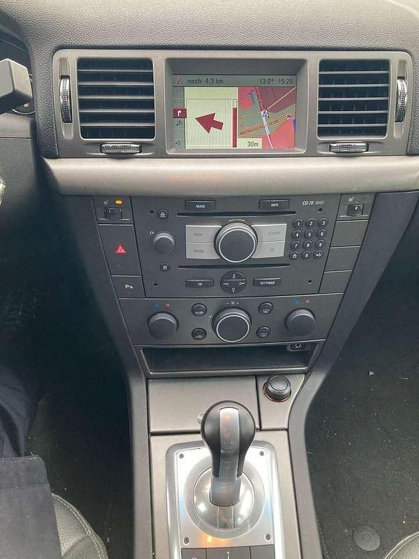 Gebraucht Opel Signum Edition 140 PS (102 kW) 2008 Rot Kleinwagen