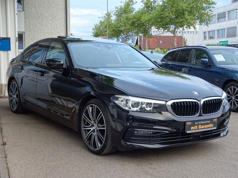 Schwarz ll Gebraucht 2020 BMW 520 Sport Line Limousine | 27.950 € (Fairer Preis) - Bild 1/4