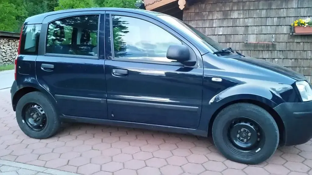 Używany Fiat Panda 94 KM (69 kW) 2011 Niebieski Hatchback