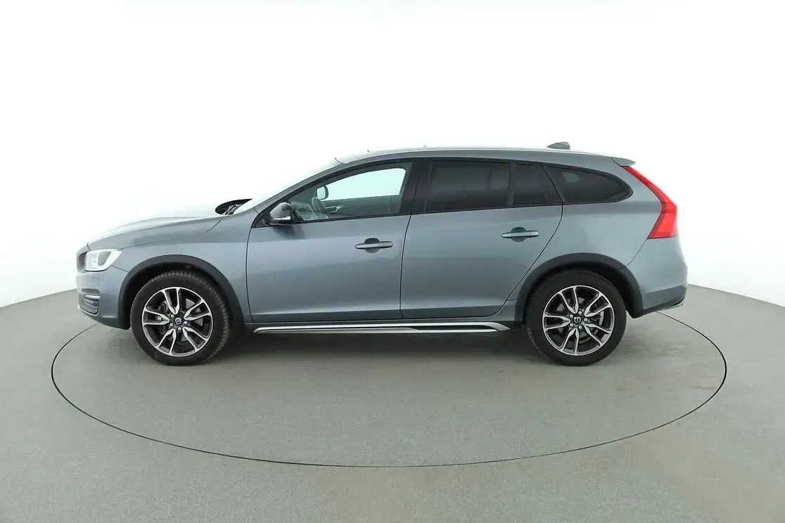 Gebraucht Volvo V60 CC Pro 245 PS (180 kW) 2017 Grau Kombi