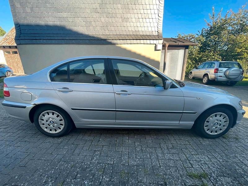 Gebraucht BMW 316 116 PS (85 kW) 2005 Silber Limousine