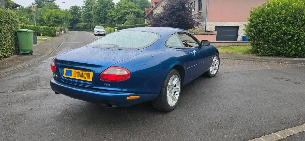 Gebraucht Jaguar XK8 285 PS (209 kW) 1999 Blau Coupé