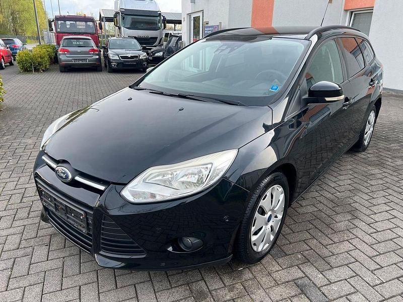Gebraucht Ford Focus Trend 116 PS (85 kW) 2011 Schwarz Limousine