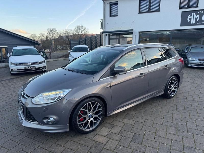 Gebraucht Ford Focus Titanium X 163 PS (119 kW) 2014 Braun Kombi