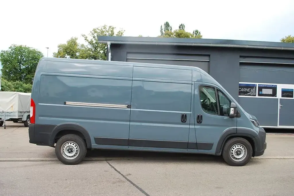 Gebraucht Fiat Ducato 140 PS (102 kW) 2026 Grau Van