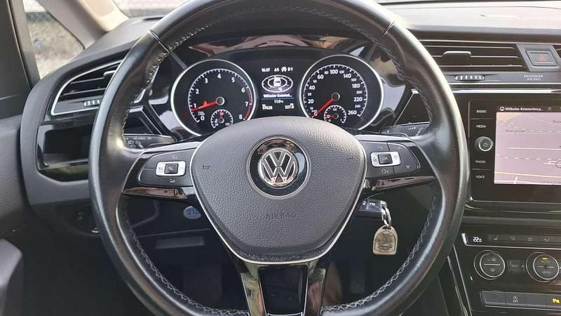 Gebraucht VW Touran Highline 150 PS (110 kW) 2018 Grau Van / Kleinbus