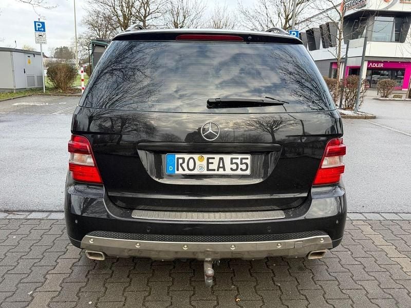 Gebraucht Mercedes ML320 224 PS (164 kW) 2007 Schwarz SUV