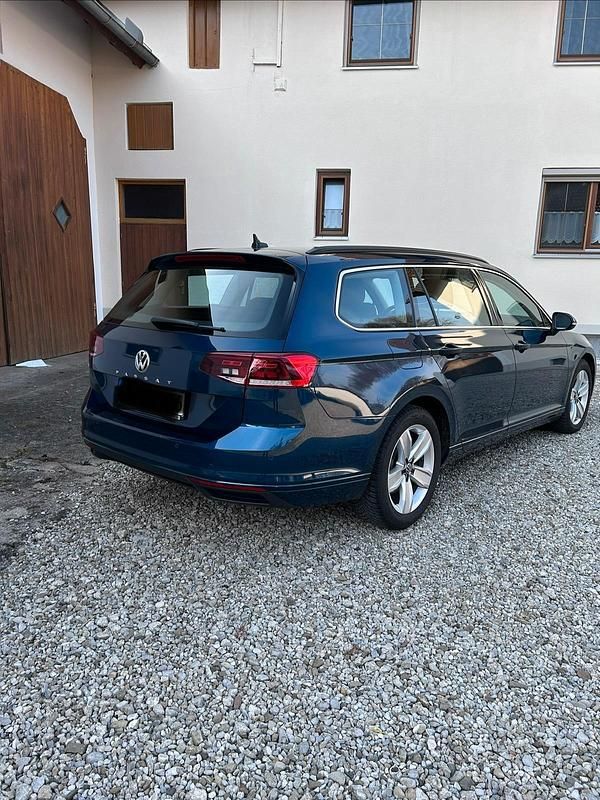 Gebraucht VW Passat Business 190 PS (139 kW) 2019 Blau Kombi