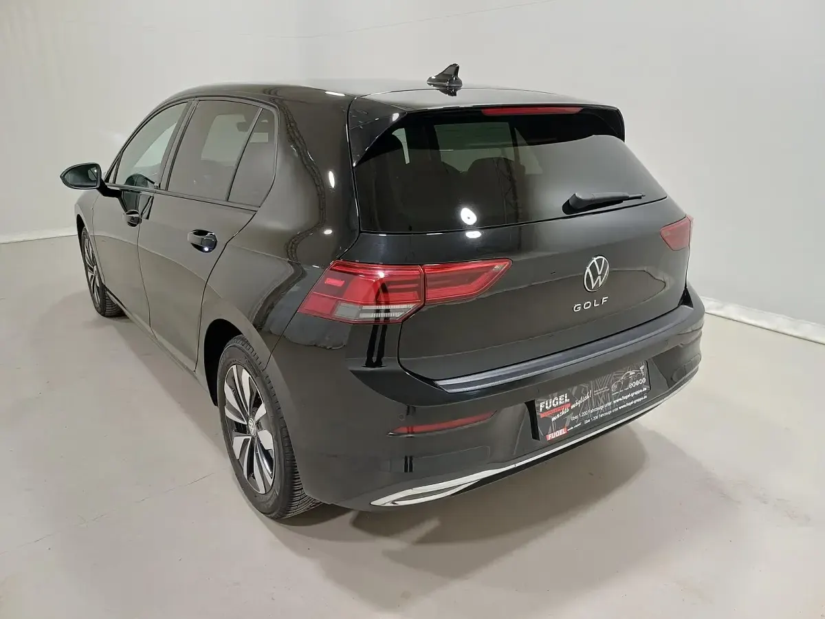 Gebraucht VW Golf VIII Move 150 PS (110 kW) 2024 Grenadillschwarz metallic Limousine