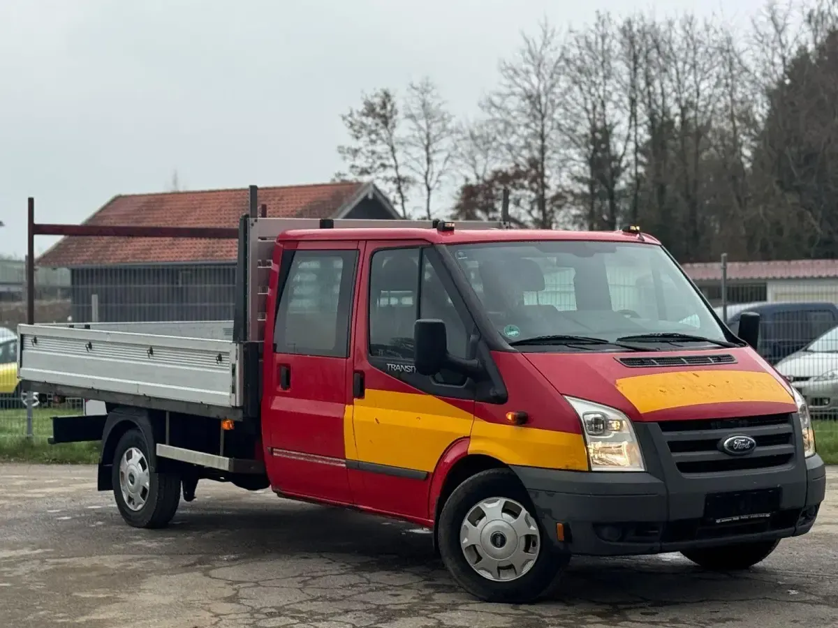 Używany Ford Transit 140 KM (102 kW) 2010 Czerwony Sedan/Limuzyna