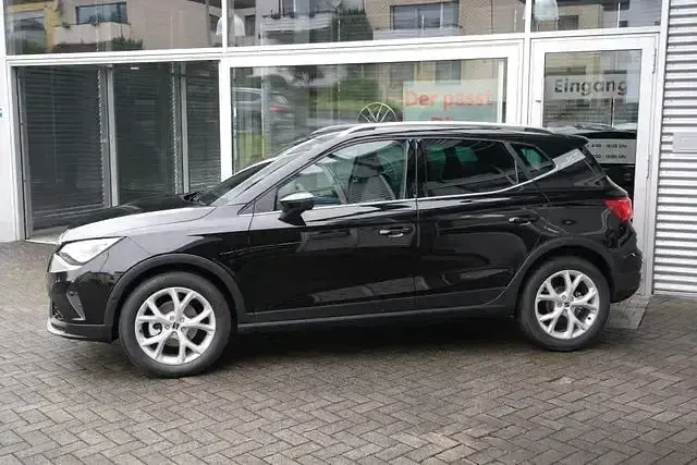 Neu Seat Arona FR 116 PS (85 kW) 2025 Magnetic tech metallic / dach schwarz SUV
