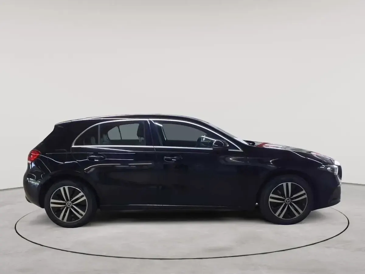 Gebraucht Mercedes A250 Progressive 160 PS (117 kW) 2021 Nachtschwarz Kombi