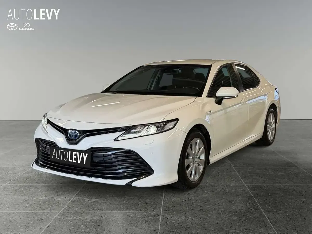 Gebraucht Toyota Camry 218 PS (160 kW) 2019 Super white 2 Limousine
