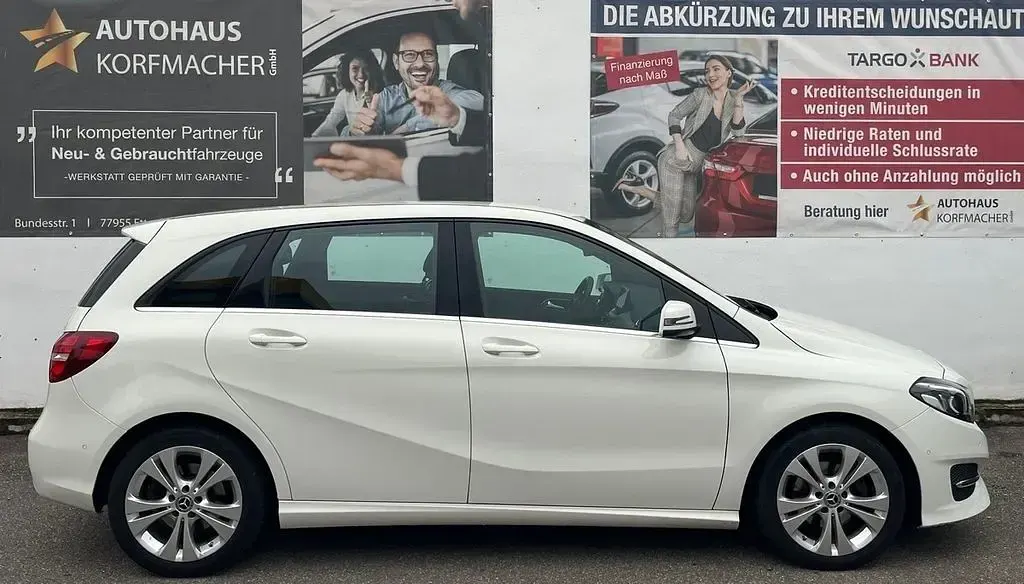Gebraucht Mercedes B220 Edition 184 PS (135 kW) 2018 Calcitweiss  unilack Van / Kleinbus