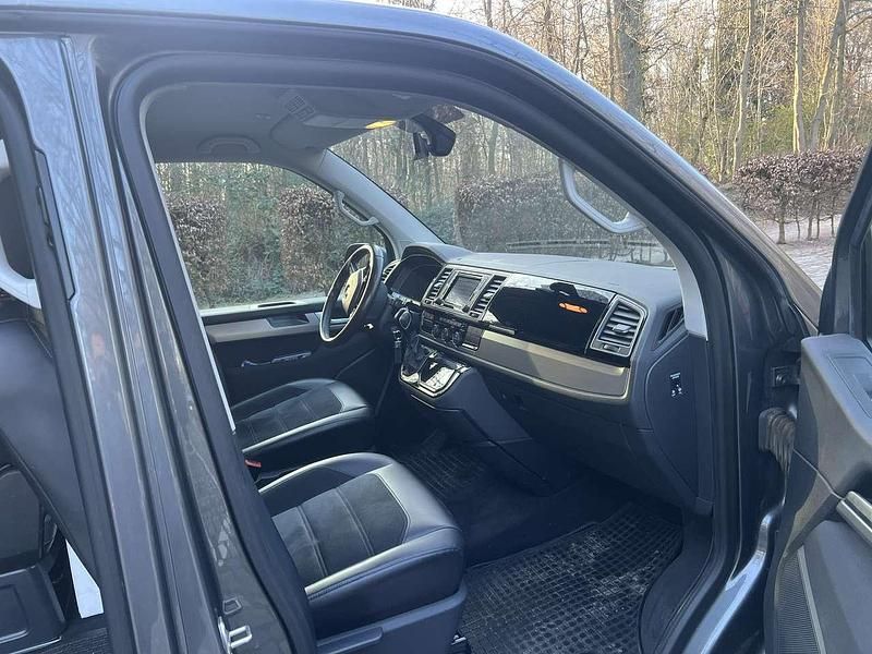 Gebraucht VW Transporter Generation Six 150 PS (110 kW) 2015 Silber Van