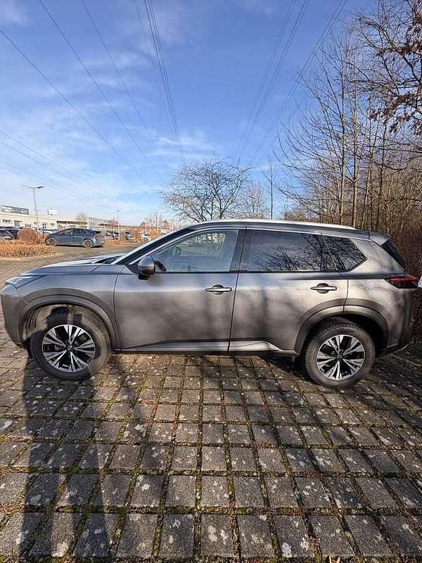 Gebraucht Nissan X-Trail N-Connecta 163 PS (119 kW) 2024 Grau SUV