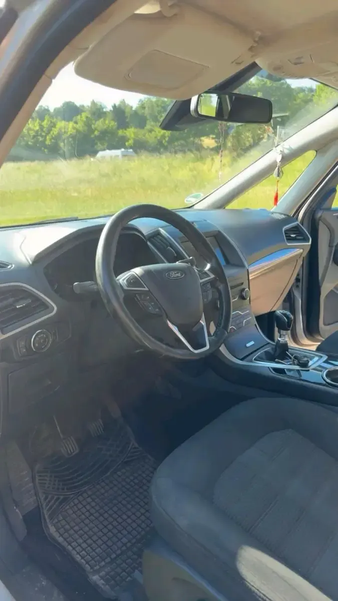 Gebraucht Ford Galaxy 150 PS (110 kW) 2016 Silber Van / Kleinbus