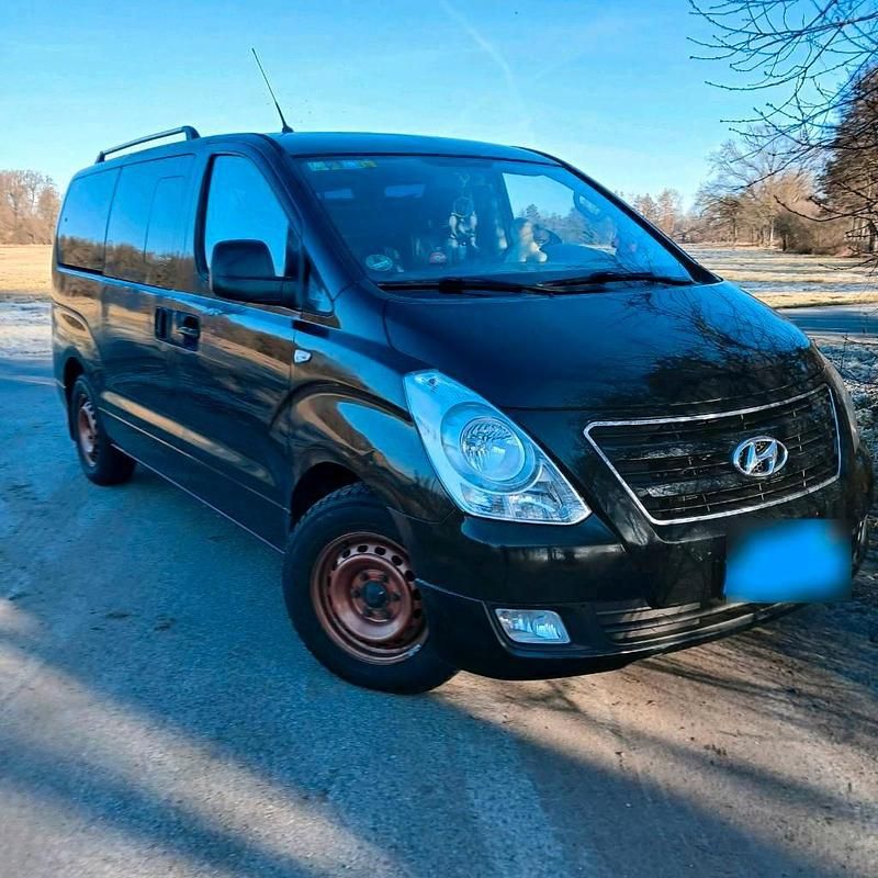 Gebraucht Hyundai H-1 170 PS (125 kW) 2015 Schwarz Van / Kleinbus