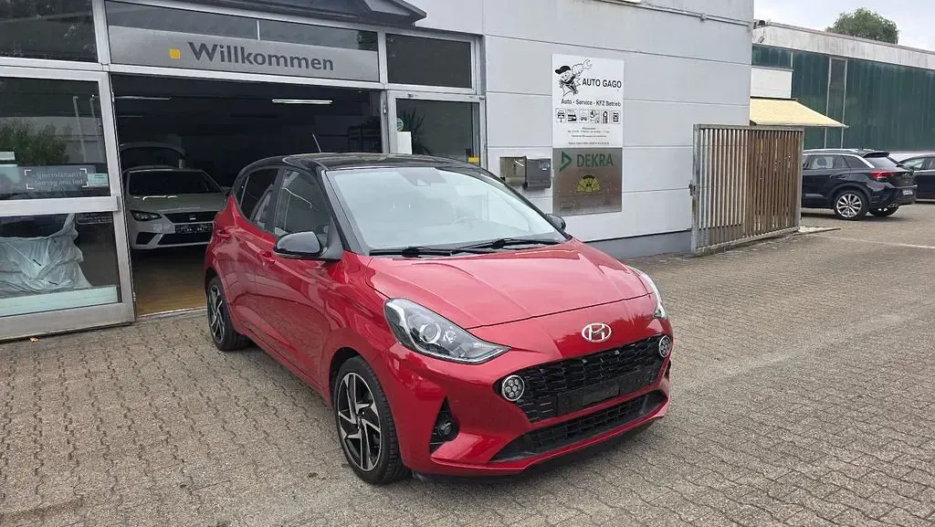 Gebraucht Hyundai i10 Style 84 PS (61 kW) 2020 Rot Kleinwagen
