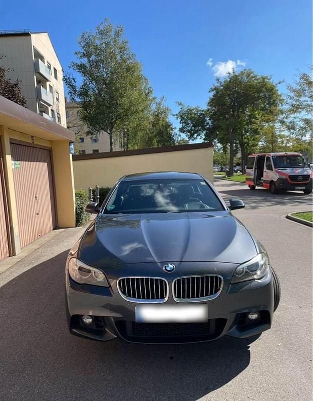 Gebraucht BMW 530 258 PS (189 kW) 2016 Grau Limousine