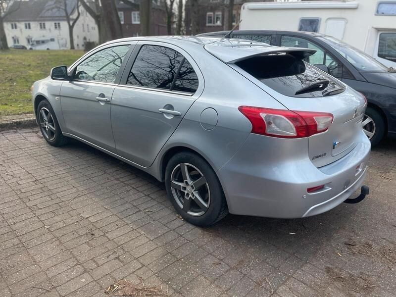 Silber Gebraucht 2010 Mitsubishi Lancer Sportback Limousine | 4.500 € - Bild 1/4