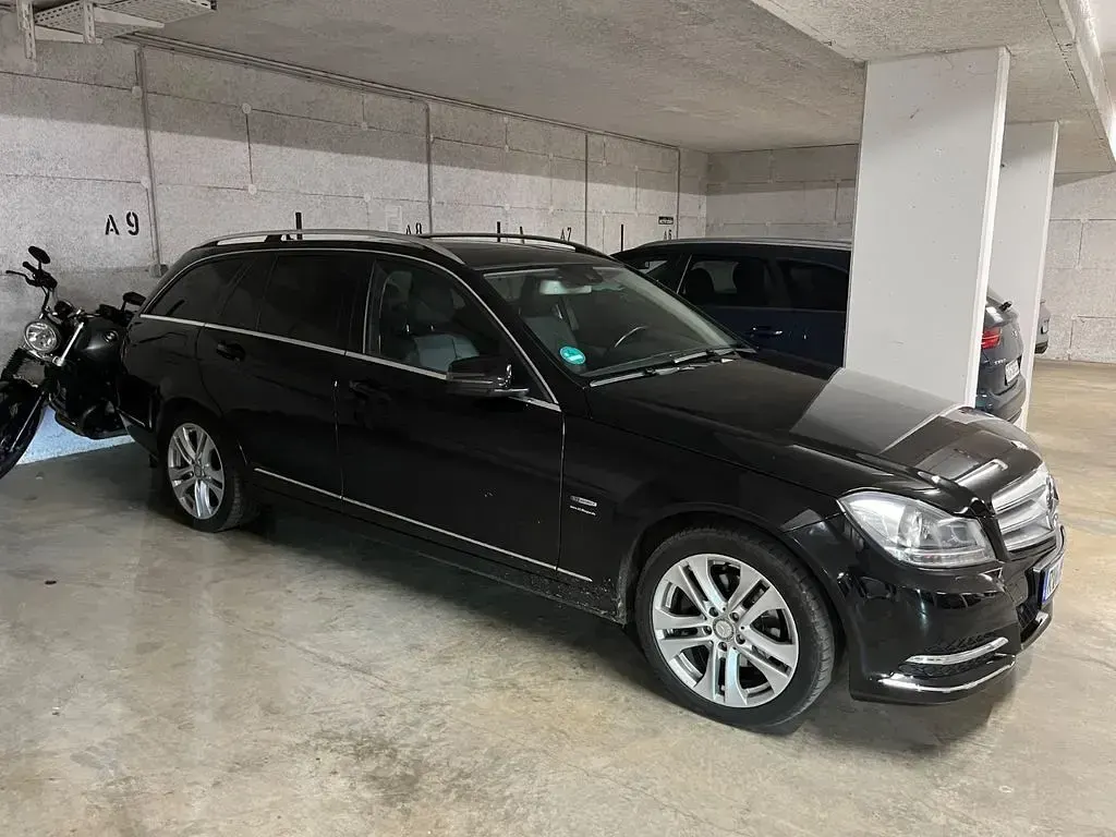 Gebraucht Mercedes C220 Avantgarde 170 PS (125 kW) 2012 Schwarz Limousine