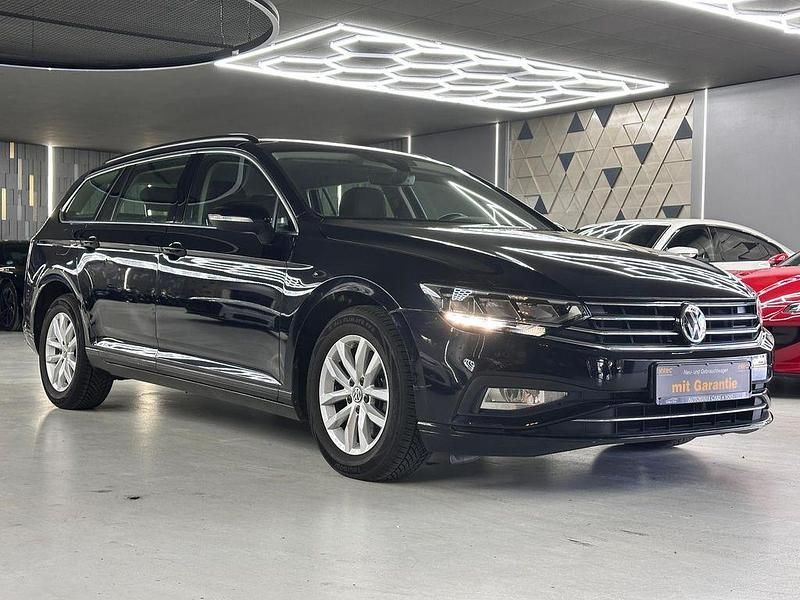 Gebraucht VW Passat Business 150 PS (110 kW) 2020 Deep black perleffekt Kombi