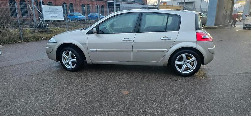 Gebraucht Renault Mégane II 102 PS (75 kW) 2007 Gold Kleinwagen