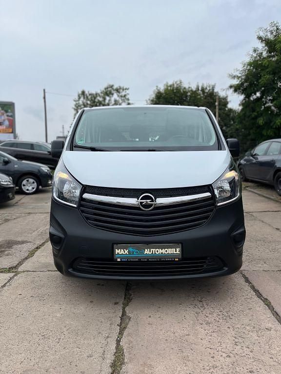 Gebraucht Opel Vivaro 120 PS (88 kW) 2019 Weiß Van / Kleinbus